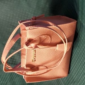 Cross body/purse zip closure